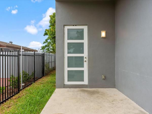 Dixie Heights Gardens, 10385 SW 173rd Ter, West Perrine, Florida 33157, image 2