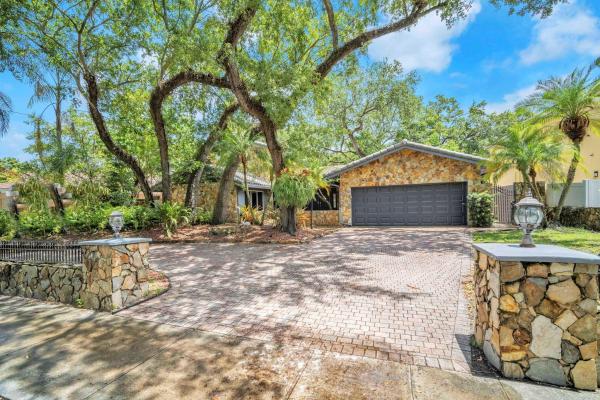 Lakes Of Emerald Hills, 3260 N 37th St, Hollywood, Florida 33021, image 1