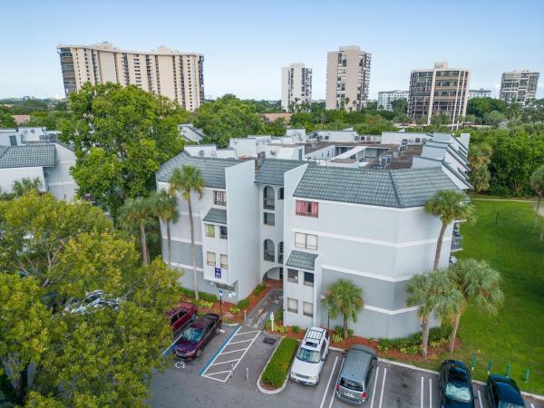 Presidential Golfview, 1950 N Congress Ave #403, West Palm Beach, Florida 33401, image 3