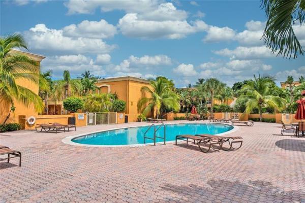 Venetian Gardens At Country Club Of Miami, 18111 NW 68th Ave #I-105, Hialeah, Florida 33015, image 2
