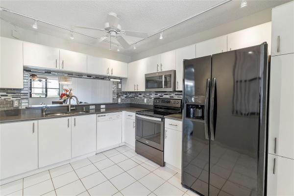 Sunrise Lakes 4, 10360 NW 30th Ct #101, Sunrise, Florida 33322, image 1