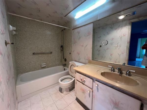 Ashby, 48 Ashby A, Deerfield Beach, Florida 33442, image 2