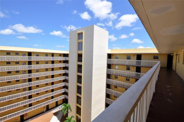 Parkway Towers, 15600 NW 7th Ave #301, Golden Glades, Florida 33169, image 1