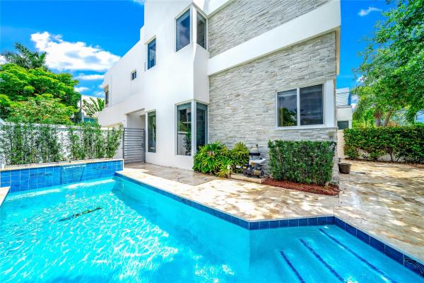 Capri Villas, 902 NE 16th Ter #902, Fort Lauderdale, Florida 33304, image 1