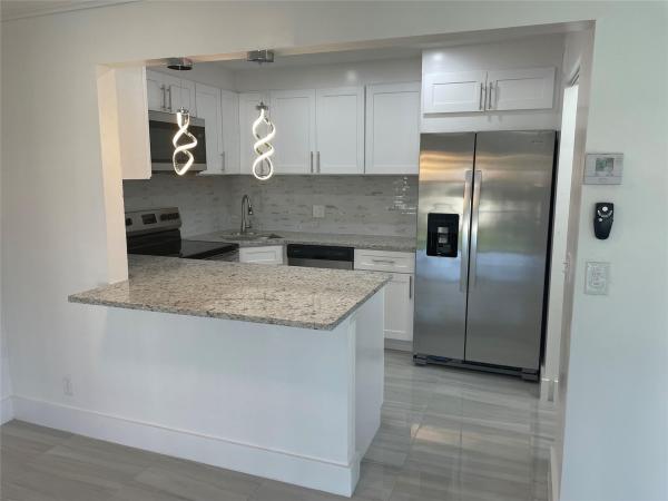 Pine Ridge At Haverhill, 4695 Sable Pine Cir #D2, West Palm Beach, Florida 33417, image 1