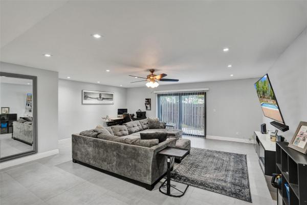 Chateaulaine, 11568 NW 1st St, Plantation, Florida 33325, image 1