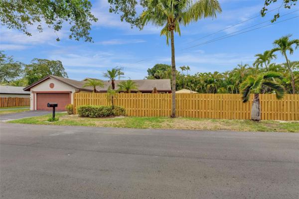 Paseo Verde, 62 Forest Cir, Cooper City, Florida 33026, image 1