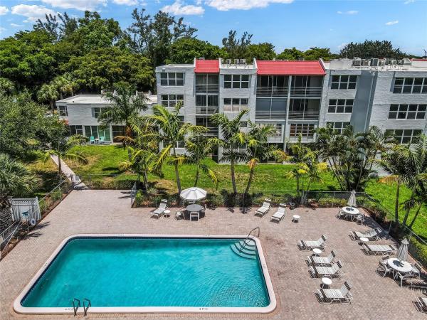 Evergreen Of Pine Island Ridge, 9421 Evergreen Pl #106, Davie, Florida 33324, image 1