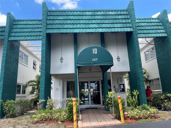 Castle Gardens, 2271 NW 47th Ter #215, Lauderhill, Florida 33313, image 1