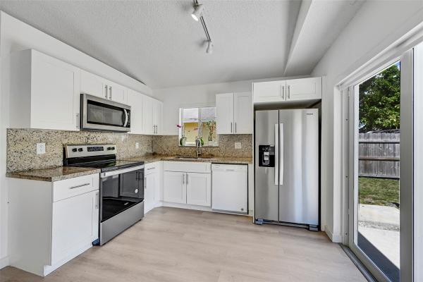 Lakeside Key, 10011 SW 9th Ct, Pembroke Pines, Florida 33025, image 1