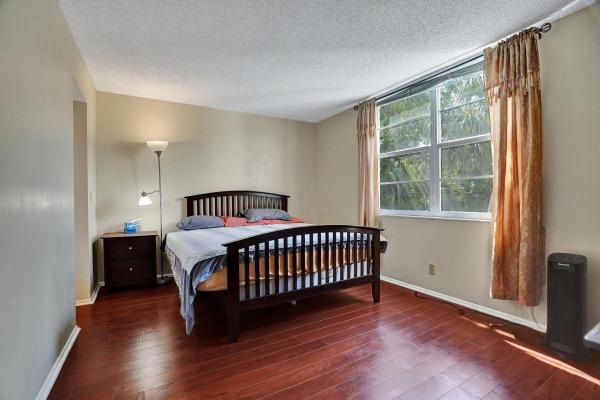 Poinciana Place Of Pine Island Ridge, 9420 Poinciana Pl #311, Davie, Florida 33324, image 3