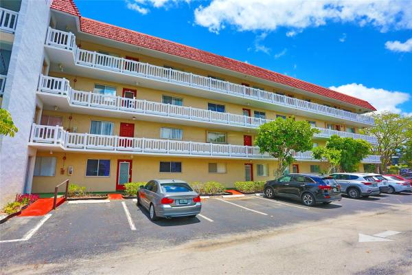 Las Vistas In Inverrary, 3571 Inverrary Dr #103, Lauderhill, Florida 33319, image 1