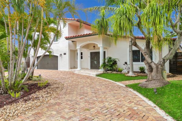 Middle River Manor, 2501 NE 19th Ave, Wilton Manors, Florida 33305, image 1