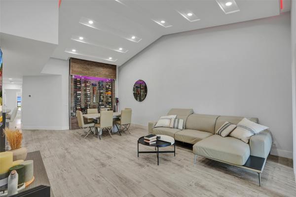 Centennial Square, 73 Centennial Ct, Deerfield Beach, Florida 33442, image 2