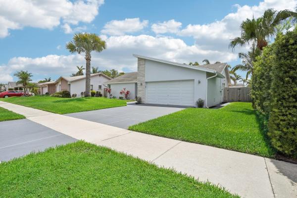 Waterford Homes, 1407 SW 24th Ter, Deerfield Beach, Florida 33442, image 1