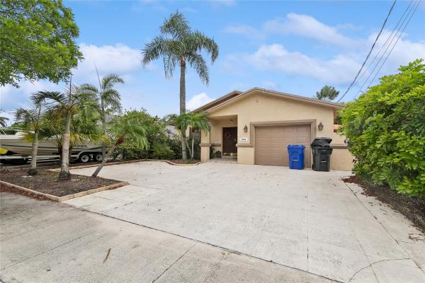 Waterview Isles, 2643 Coolidge St, Hollywood, Florida 33020, image 1