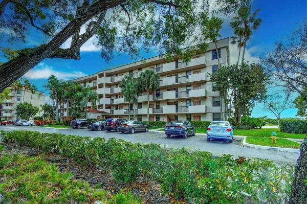Applewood Village 2, 2767 Carambola Circle S #302, Coconut Creek, Florida 33066, image 1