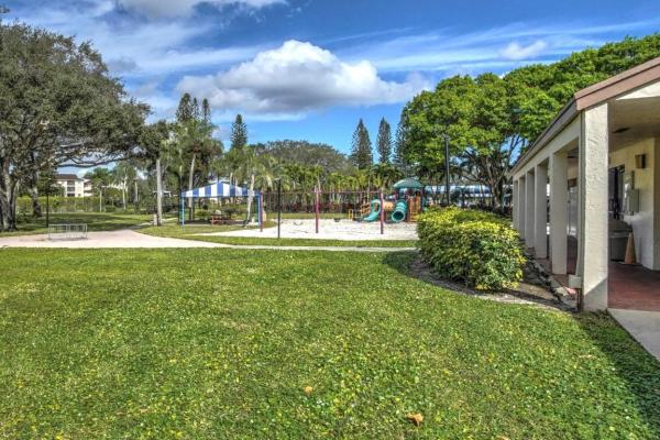 Applewood Village 2, 2767 Carambola Cir S #302, Coconut Creek, Florida 33066, image 1
