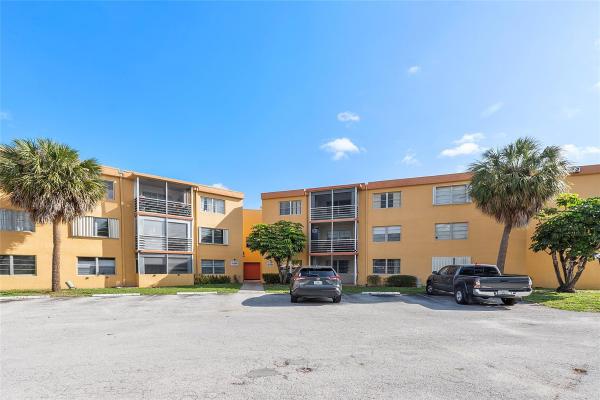Heritage Circle, 4354 NW 9th Ave #12-3D, Deerfield Beach, Florida 33064, image 1