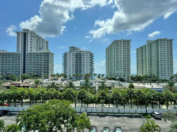 Coral Ridge Towers South, 3333 NE 34th St #508, Fort Lauderdale, Florida 33308, image 1