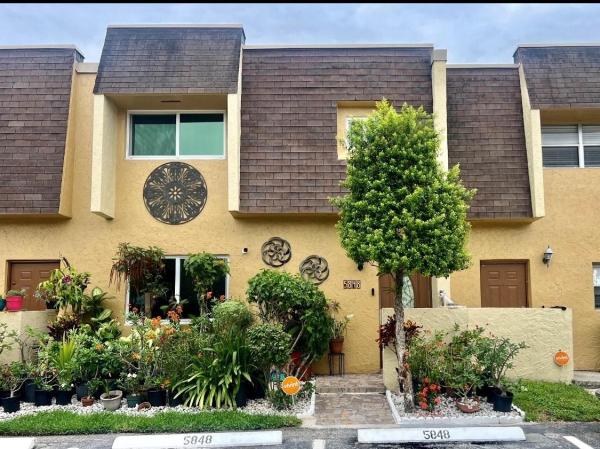 Blueberry Hill, 5848 Blueberry Ct #70, Lauderhill, Florida 33313, image 1