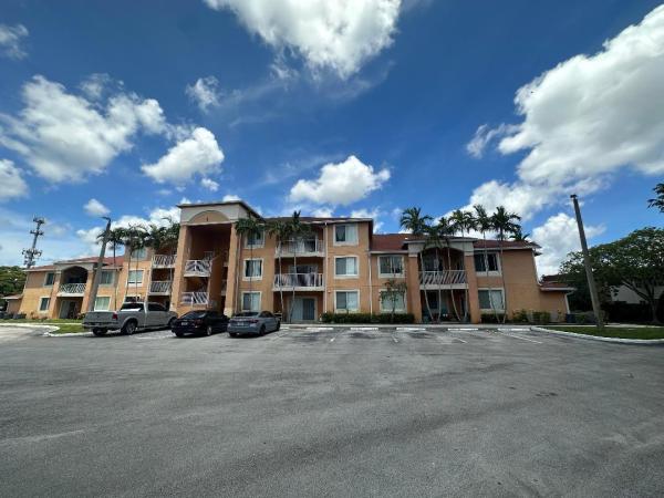 The Courtyards At Davie, 6992 SW 39th St #106-I, Davie, Florida 33314, image 1