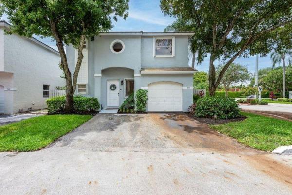 Quatraine At Jacaranda, 800 NW 98th Ave, Plantation, Florida 33324, image 1