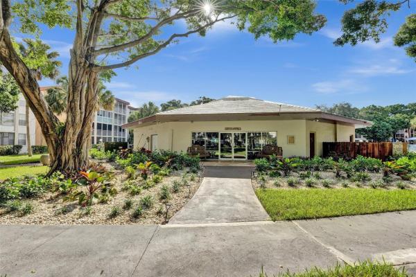 Cypress Chase, 2650 NW 49th Ave #423, Lauderdale Lakes, Florida 33313, image 2