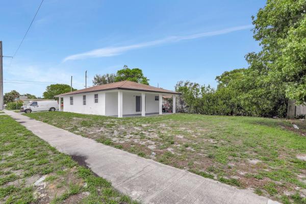 Carver Heights, 207 SW 5th St, Deerfield Beach, Florida 33441, image 1