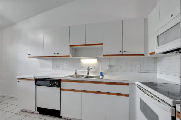 The Manors, 3531 Mill Brook Way Cir #3531, Greenacres, Florida 33463, image 3