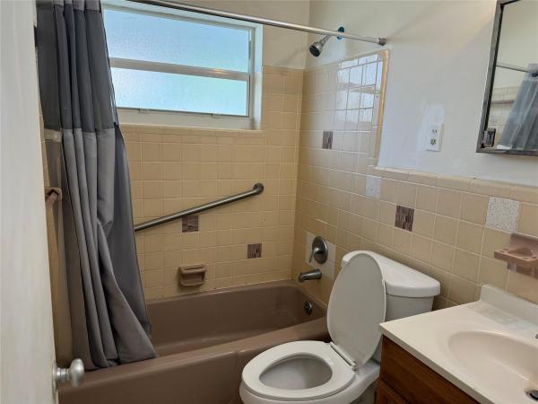 South Corals, 3331 NE 16th Ave, Oakland Park, Florida 33334, image 2