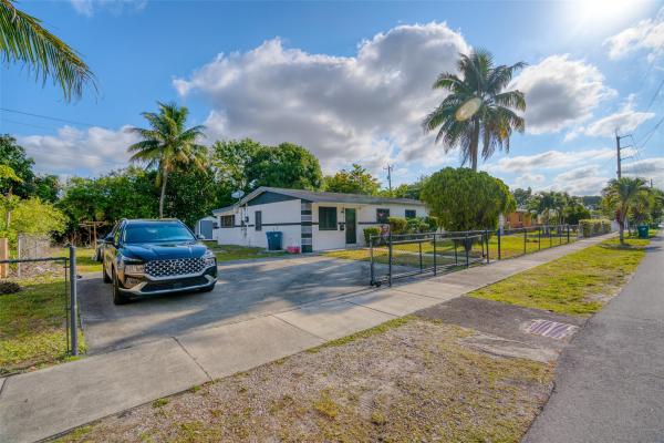 Center Estates At Carol City, 2751 NW 179th St, Miami Gardens, Florida 33056, image 1