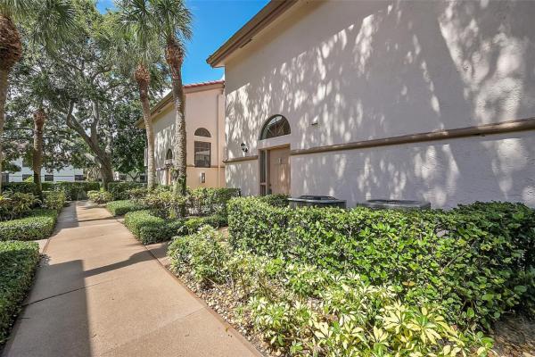 Diamante Village, 5196 Europa Dr #E, Boynton Beach, Florida 33437, image 2