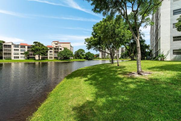 The Island At Cypress Bend, 2221 Cypress Island Dr #508, Pompano Beach, Florida 33069, image 2