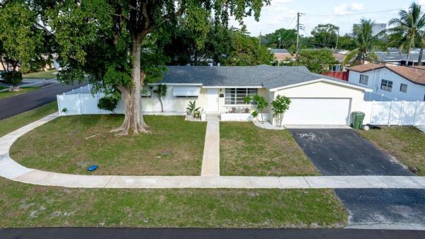Boulevard Park, 420 SW 71st Ter, Pembroke Pines, Florida 33023, image 1