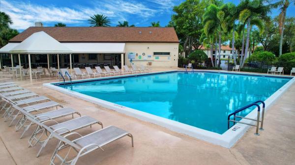 Park Pointe, 3229 Jog Park Dr, Greenacres, Florida 33467, image 2