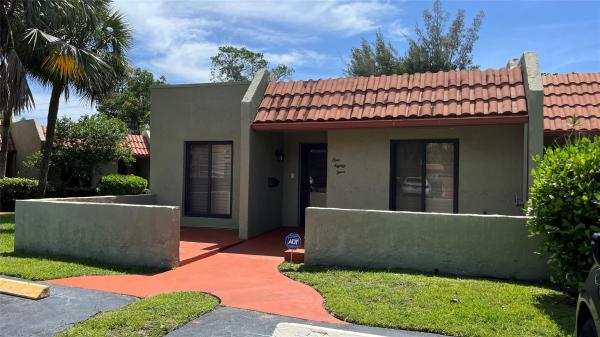 Vizcaya Garden Villas, 183 SE 7th St #183, Deerfield Beach, Florida 33441, image 1