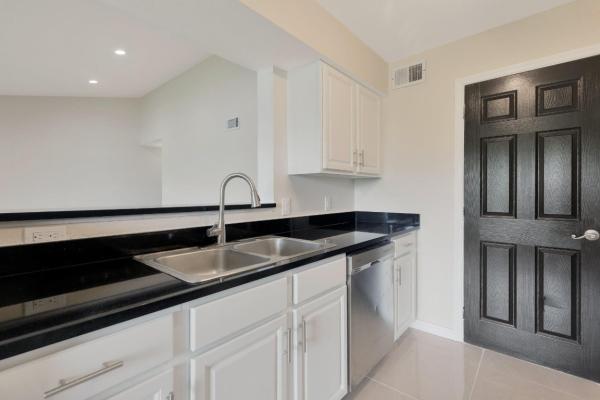 Sailboat Pointe, 2627 NW 33rd St #2213, Oakland Park, Florida 33309, image 2