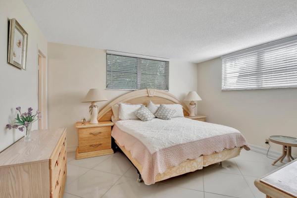 Hollybrook Golf & Tennis Club, 8930 S Hollybrook Blvd #201, Pembroke Pines, Florida 33025, image 1