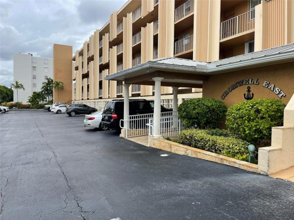 Cromwell East, 1777 SE 15th St #207, Fort Lauderdale, Florida 33316, image 1