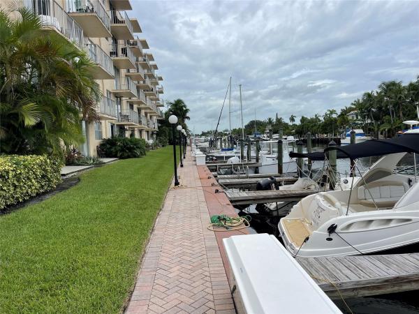 Cromwell East, 1777 SE 15th St #207, Fort Lauderdale, Florida 33316, image 3