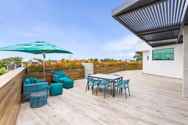 Sea Ranch Lakes Estates, 34 Minnetonka Rd, Sea Ranch Lakes, Florida 33308, image 1