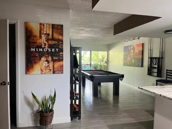 Park East, 20 NW 87th Ave #205, Fountainebleau, Florida 33172, image 1