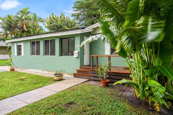 Central Oakland Park, 719 NE 36th St, Oakland Park, Florida 33334, image 1