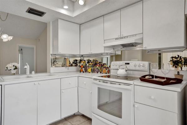 The Meadows Of Crystal Lake, 1519 SW 21st Ter, Deerfield Beach, Florida 33442, image 3