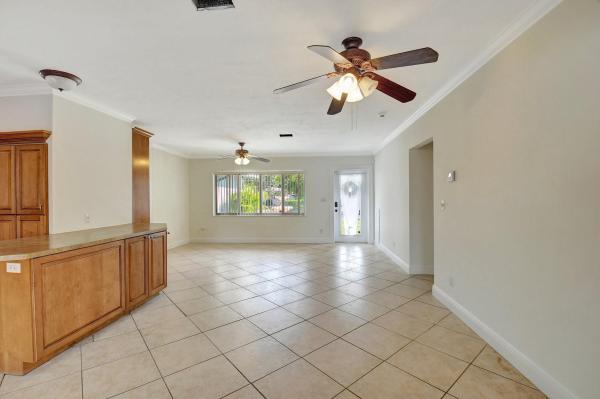 Boca Raton Square, 1364 SW 4th St, Boca Raton, Florida 33486, image 1