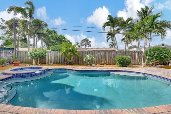 Boca Raton Square, 1364 SW 4th St, Boca Raton, Florida 33486, image 3