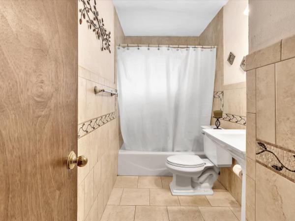Sunshine Park Estates, 2401 N 61st Ter, Hollywood, Florida 33024, image 3