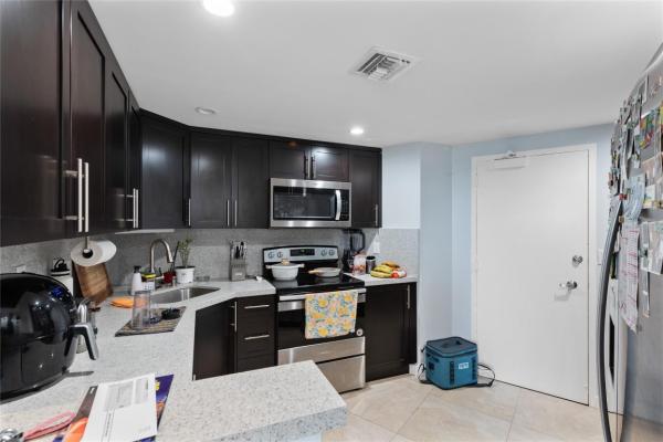 Galt Ocean Club, 3800 Galt Ocean Dr #202, Fort Lauderdale, Florida 33308, image 3