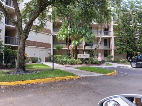 Lakes Of Newport, 7500 NW 1st Ct #402, Plantation, Florida 33317, image 1